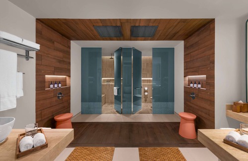 Zona Hotelera Resort | Hilton Cancun Mar Caribe All-Inclusive Resort