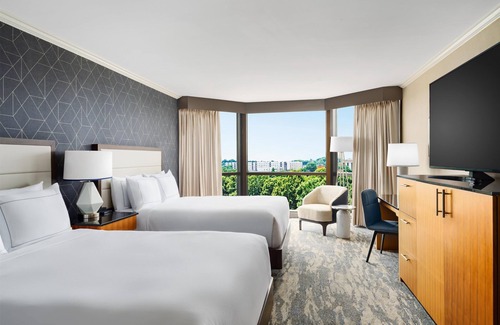 University Place Hotel | Hilton Charlotte University Place