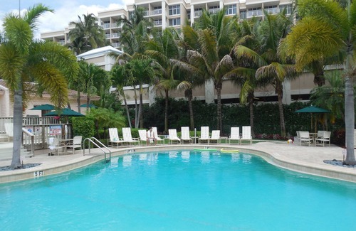 Marco Island Resort | Hilton Club Regency of Marco Island Oceanfront Property