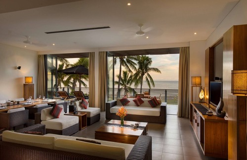 Nadi Resort | Hilton Fiji Beach Resort and Spa
