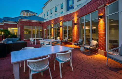 Benton Harbor Hotel | Hilton Garden Inn Benton Harbor