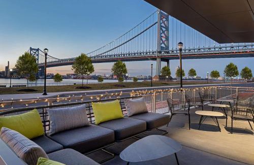 Camden Hotel | Hilton Garden Inn Camden Waterfront Philadelphia