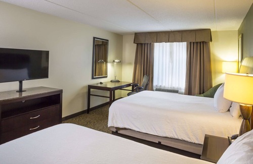Hampton Hotel | Hilton Garden Inn Hampton Coliseum Central