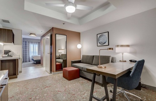 Pike Hotel | Hilton Garden Inn Indianapolis Northwest
