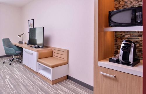 Waldron Hotel | Hilton Garden Inn Kansas City Airport