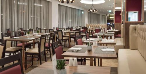 Old Trafford Hotel | Hilton Garden Inn Manchester Emirates Old Trafford