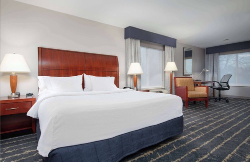 Colgate Hotel | Hilton Garden Inn Milwaukee Northwest Conference Center
