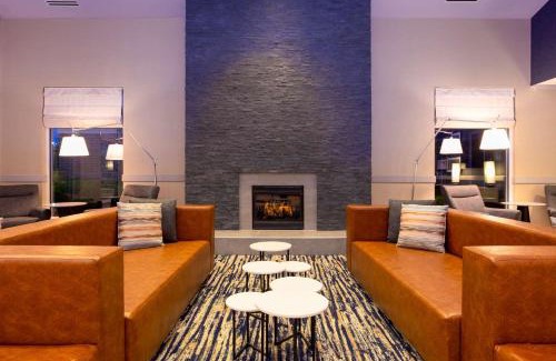 Colgate Hotel | Hilton Garden Inn Milwaukee Northwest Conference Center