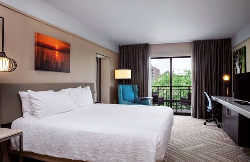 Central Business District Hotel | Hilton Garden Inn Mobile Downtown