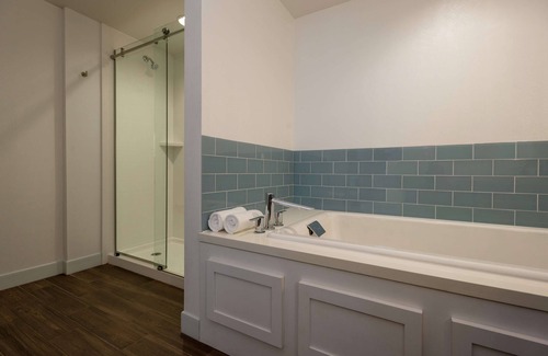 Central Business District Hotel | Hilton Garden Inn Mobile Downtown