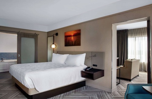 Central Business District Hotel | Hilton Garden Inn Mobile Downtown