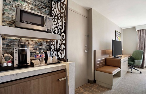 Arts/Warehouse District Hotel | Hilton Garden Inn New Orleans Convention Center