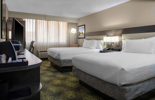 Crystal City Hotel | Hilton Garden Inn Reagan National Airport