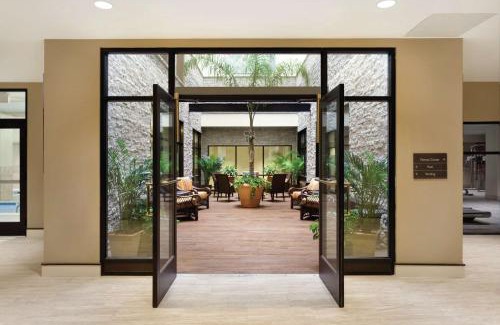 Central Business District Hotel | Hilton Garden Inn Rochester Downtown, NY