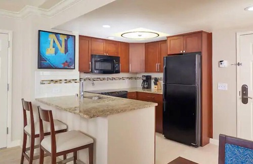 Las Vegas Condo | Hilton Grand Vacations Club on Paradise - 2 Bedroom