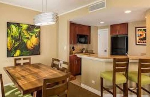 Waikiki Villa | Hilton Hawaiian Village, Lagoon Tower by Hilton Grand Vacations Club 2 bedroom