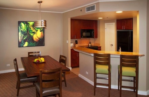 Waikiki Condo | Hilton Hawaiian Village One bedroom Suite- Fabulous beach and lagoon!