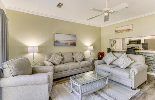 Hilton Head Island Apartment | Hilton Head Island Condo with Deck Less Than 1 Mi to Beaches