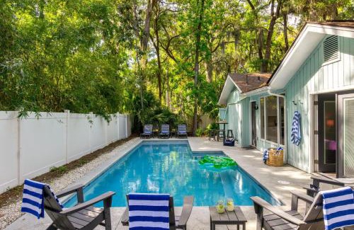 North Forest Beach House | Hilton Hideaway by AvantStay Private Pool Walk to Beach