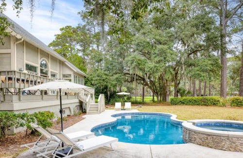 Baynard Oaks House | Hilton Ivory 15th Hole of Harbourtown Golf Course Private Pool Hot Tub