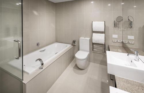 Hilltop Hotel | Hilton Lake Taupo
