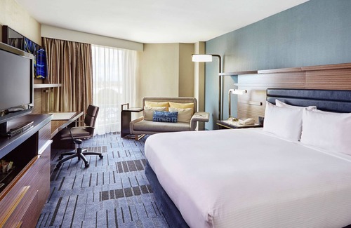 Elizabeth Hotel | Hilton Newark Airport