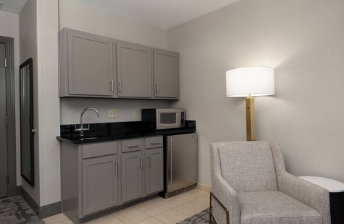 Downtown Branson Hotel | Hilton Promenade at Branson Landing