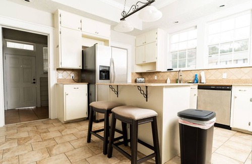 Columbus House | Hilton's Luxe Retreat near Ft Moore & Downtown
