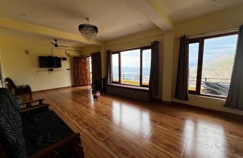 Almora Apartment | Himalayan Hideaway