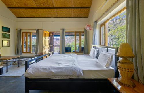 Almora House | Himkosi Farm by the River