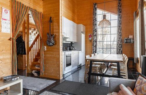 Jamsa Ski Chalet | Himos Jimi 8hlö mökki porealtaalla, Ei lisäkuluja!