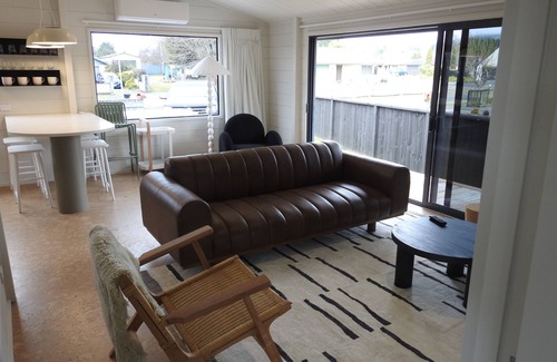 Tokaanu House | Hinenamu Cottage -Two Bedroom and located in a quiet Cul de Sac!