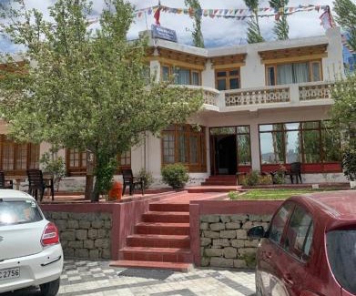 Leh House | Hinjumaa guest house