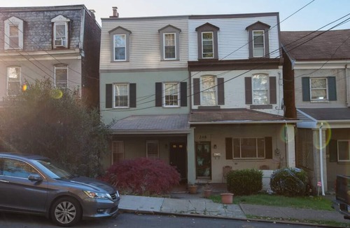 Pittsburgh Apartment | Hip & Cozy to Explore the City or Catch a Game!