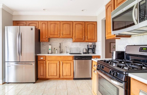 Fairfax House | Hip Fairfax 3BR w/Backyard, nr Shopping Mall & Park, by Blueground