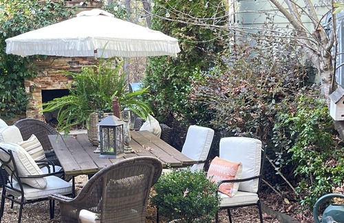 Woodstock Apartment | Hip Garage Apartment in Woodstock, Ga
