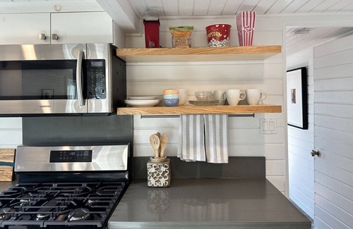 Hollywood Apartment | Hip Hollywood Hills Apt near Hollywood Bowl