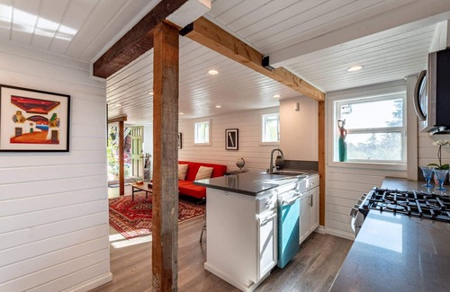 Hollywood Apartment | Hip Hollywood Hills Apt near Hollywood Bowl