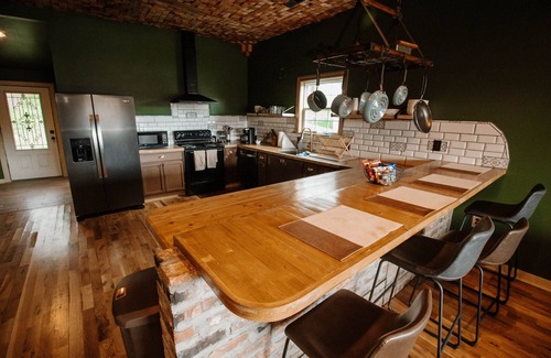 Columbia House | Hip Home Close to Downtown!