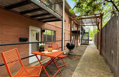 Old Town Apartment | Hip & Urban Condo near the Heart of Old Town