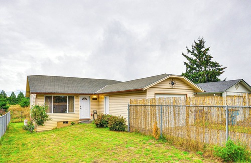 Minnehaha House | Hip Vancouver Home w/EV Charger, Near Beach!
