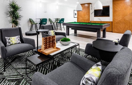 Westchester Apartment | Hip Westchester 1BR w/ Gym, Pool, nr. Venice Beach, by Blueground