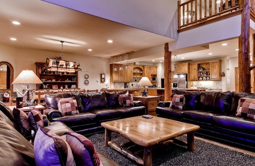 Warrior's Mark West House | His High Place: Private Hot Tub, Beautiful Views, Ski Area Access, Shuttle