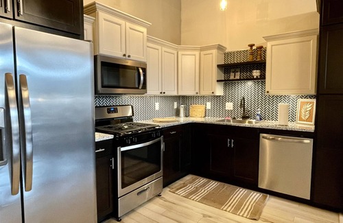 Mountain Home Apartment | Historic 1 bed 1 bath in 1920's Chevy