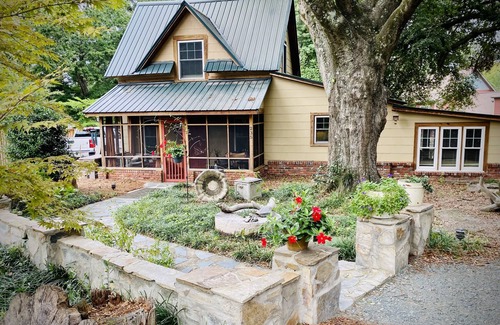 Southern Pines Cottage | Historic 1890 Cottage in the Heart of Downtown Southern Pines, NC!