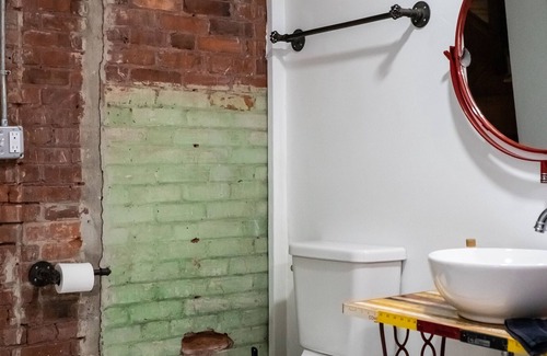Dade City Cabin | Historic 1890's Remodeled Jail in Charming Dade City, Florida