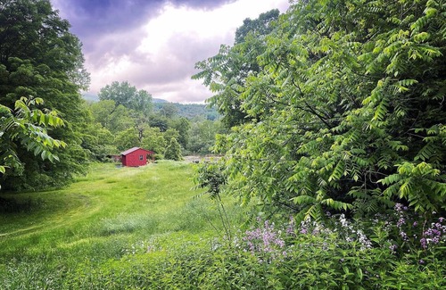 Manchester Center House | Historic 18th Century Saltbox Farmhouse on Four Acres in heart of Manchester VT