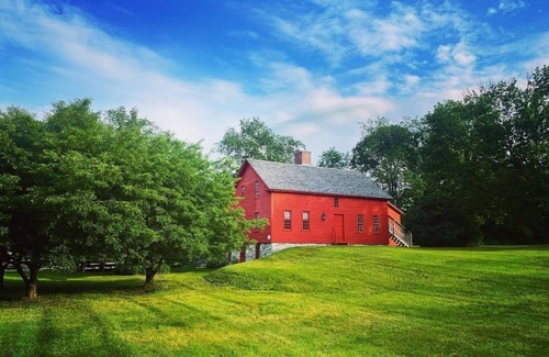 Manchester Center House | Historic 18th Century Saltbox Farmhouse on Four Acres in heart of Manchester VT