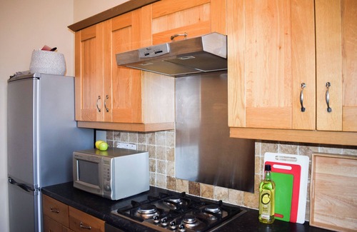 Leith Apartment | Historic 1BD Flat Near Central Edinburgh