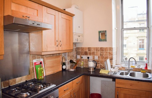 Leith Apartment | Historic 1BD Flat Near Central Edinburgh